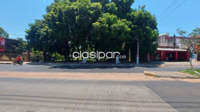 Terreno sobre av. Cacique lambare