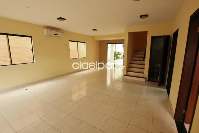 Mcal. Estigarribia – identificaciones: 300 m2, 3 dormit, amplios ambientes, jardín, piscin, foto 3