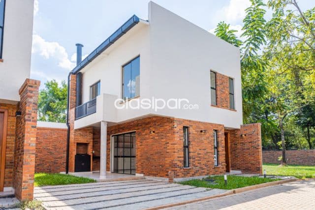 Hermosa casa en barrio cerrado de Luque zona Rakiura