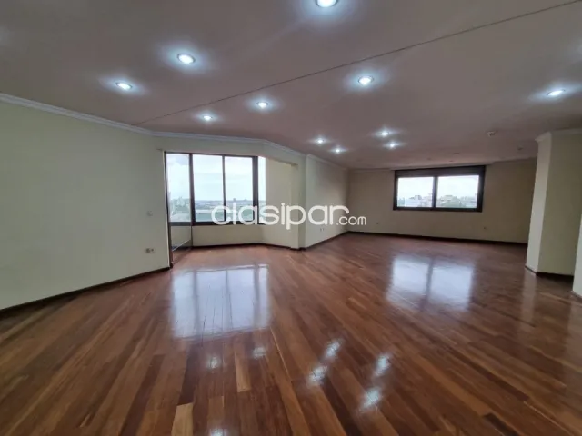 Ed. Asturias: 235 m2, lujoso depto, 4 dormit, pisos parquet, climatizado, garaje, piscina — foto 4