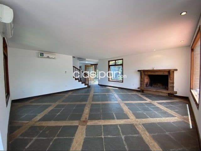 casa de 3 dormitorios zona Molas Lopez