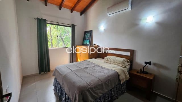 Duplex en San Lorenzo zona villa amelia de tres dormitorios