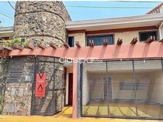 Trinidad, prox. Sacramento: Inigualable dúplex, 3 dormit, quincho, parrilla, 185.000 usd
