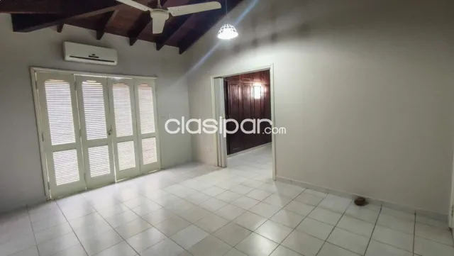 Amplia casa en barrio Herrera apta para oficina — foto 3