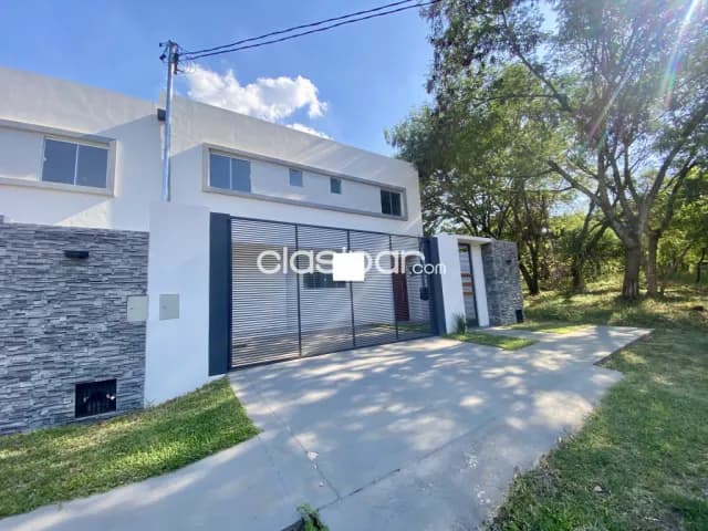 En venta. Duplex a estrenar en Luque. Estilo minimalista, foto 2