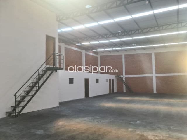 San Lorenzo: Tinglado 360 m2 + salón + vivienda, impecable, multiuso, 12.000.000 gs