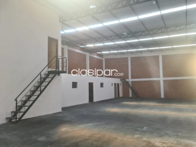 San Lorenzo: Tinglado 360 m2 + salón + vivienda, impecable, multiuso, 12.000.000 gs — foto 2