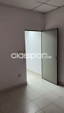 S/ mme. Lynch, parque guazú: 1.100 m2 + oficina + estacionamiento, 27.500.000 gs