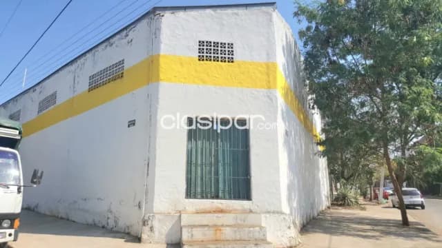 Prox. Terminal, luisito: Deposito comercial, 400 m2, p/ mercaderías, tinglado, etc, foto 2