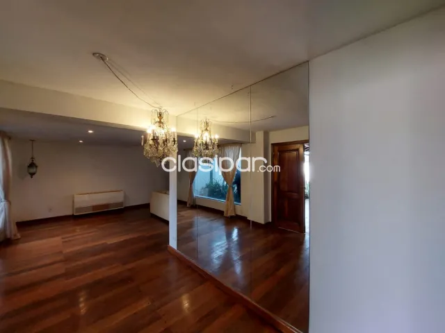 Villa Morra / asa: Elegante residencia, 4 dormit, recepción, quincho, jacuzzi, jardín — foto 5