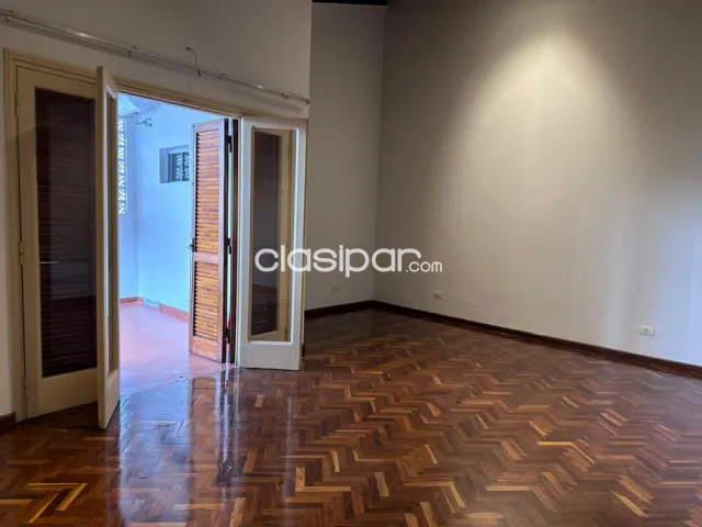 Las Mercedes: Importante residencia p/ casa u oficina, 3 suites, jardín, piscina, foto 5