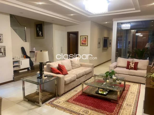 B. Mcal. Estigarribia: Amplio duplex, 3 suites, escritorio, quincho, parrilla, garajes, foto 3