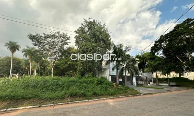 En venta amplio terreno sobre avda del yacht — foto 2
