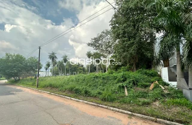 En venta amplio terreno sobre avda del yacht — foto 3