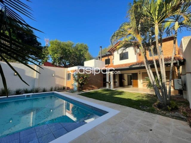 Mburucuya: Elegante residencia, 3 suites, jardín, piscina, bella!! – 2.100 usd