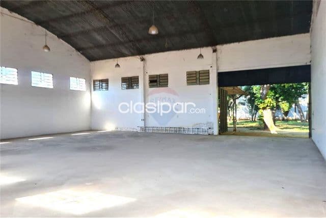 Complejo de depósitos y oficinas de calle a calle en barrio santa luisa, Lambaré, foto 1