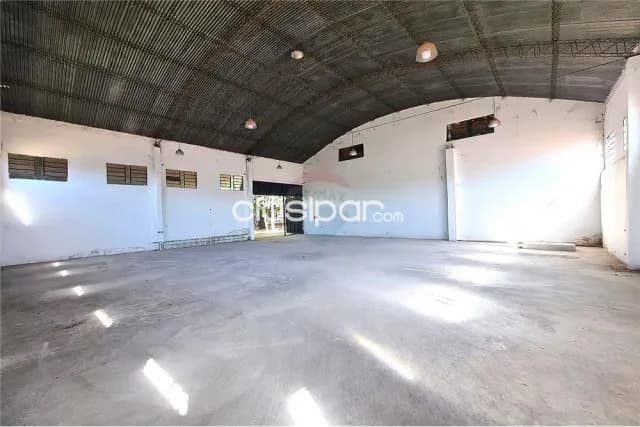 Complejo de depósitos y oficinas de calle a calle en barrio santa luisa, Lambaré, foto 4