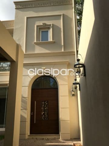 Ykua satí: Residencia premium, 3 dormitorios, jardín, piscina, 2.500 usd