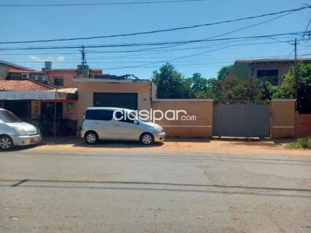Casa en Fernando de la Mora zona norte!!! En excelente ubicación!!!