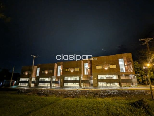 dúplex en el barrio María Auxiliadora, Encarnación: 3 habitaciones y 3 baños, foto 1