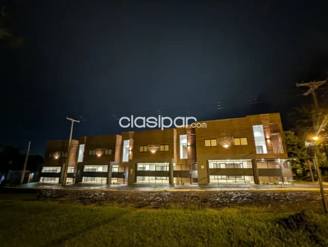 dúplex en el barrio María Auxiliadora, Encarnación: 3 habitaciones y 3 baños, foto 2