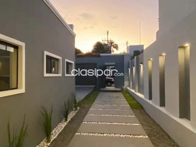 Bo Herrera: Elegante residencia, 3 suites, jardín, piscina, 8.000.000 gs — foto 3