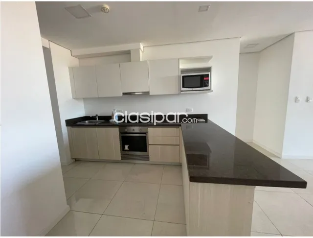 Salón comercial en el centro de Luque cod 1619 — foto 5