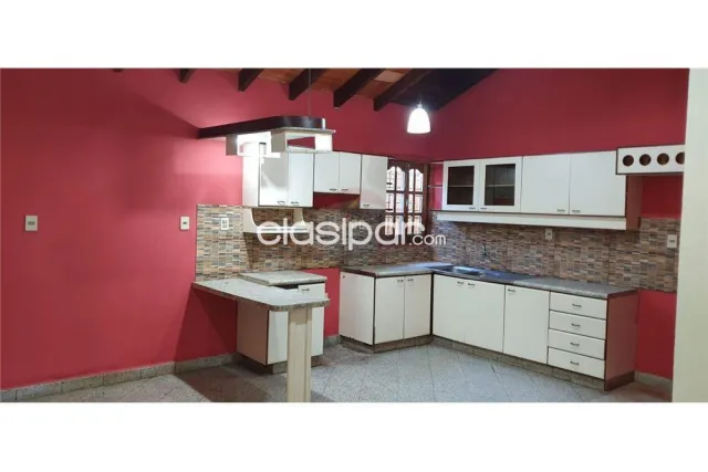 Amplia y hermosa casa con piscina en Luque! — foto 3