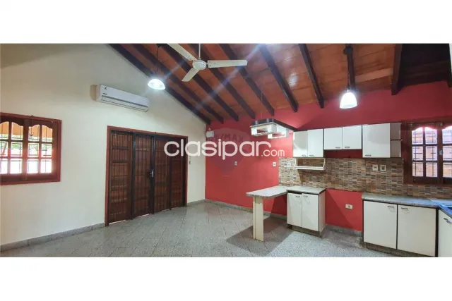 Amplia y hermosa casa con piscina en Luque! — foto 5