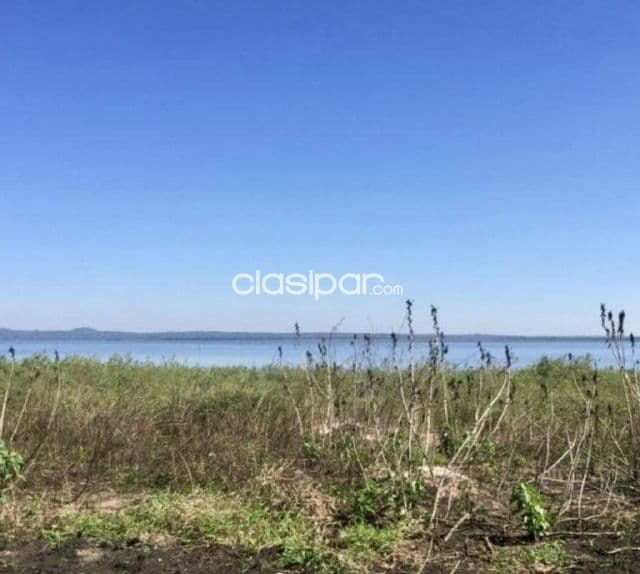 Terreno en Ciervo Cuá con costa al Lago Ypacarai y sobre Ruta - 1366 m2