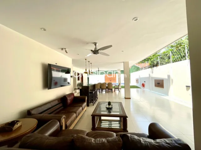Villa Morra: Distinguida residencia, 4 niveles, c/ ascensor, jardín, piscina, 4.000 usd — foto 5
