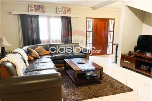Amplia residencia en el barrio san jorge!, foto 2