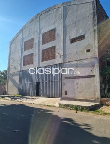 Amplio deposito de 1.400 m2. De calle a calle, en Villa Elisa, zona 4 mojones !!! — foto 1