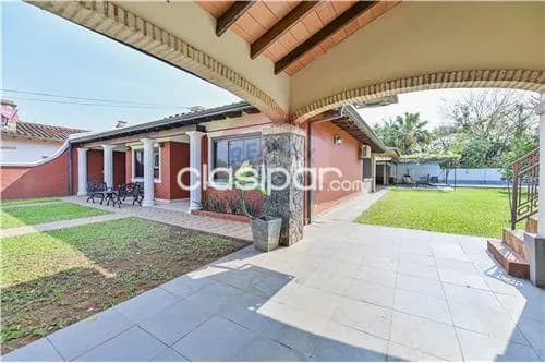 En venta - Amplia propiedad en pleno Cuarto Barrio Luque — foto 4
