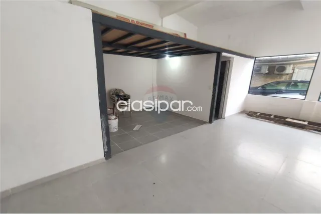En Alquiler Salón Comercial — foto 4