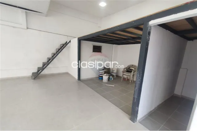 En Alquiler Salón Comercial — foto 5