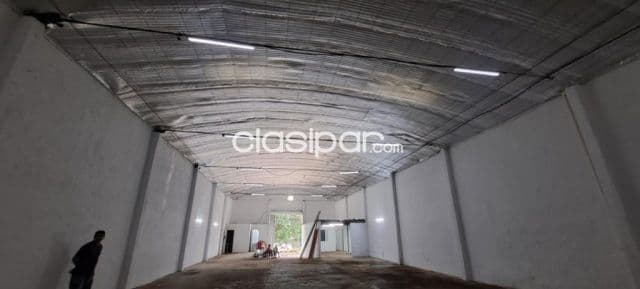 Fdo. De la mora, prox. Avda. Mcal. Lopez: 800 m2, deposito p/ usos diversos, 8.500.000 gs