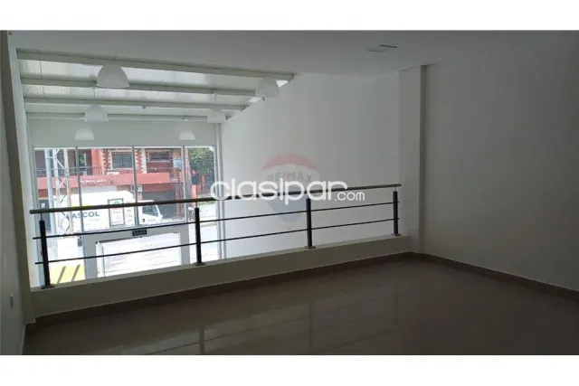 En Alquiler Amplio Salon — foto 5