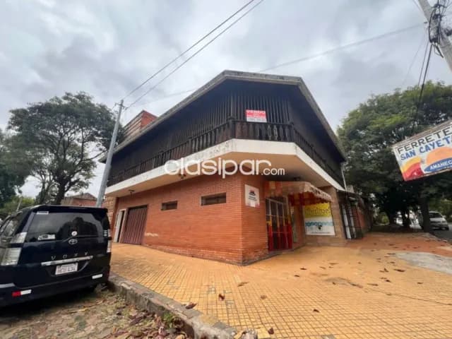 Amplia casa en esquina en barrio Jara - zona universidad americana — foto 4