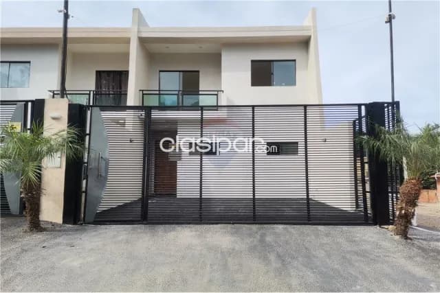 Hermoso y amplio duplex de 3 dormitorios perfectamente equipado en el limite lambare, foto 3