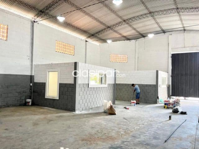 En Alquiler Depósito Zona Madame Lynch A320