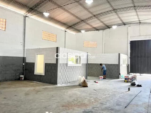 En Alquiler Depósito Zona Madame Lynch A320 — foto 2