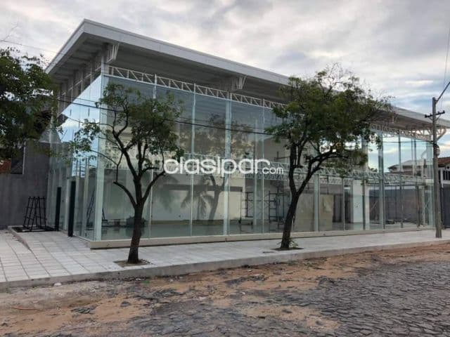 Local en Asunción Sobre Avda. Artigas