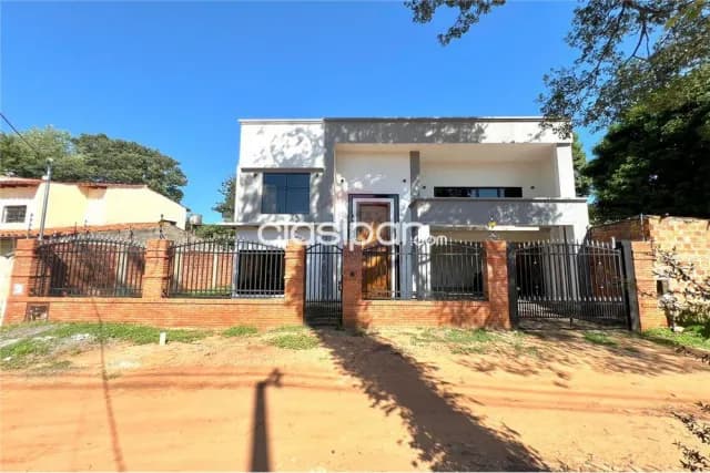 Casa - venta - paraguay central San Lorenzo hermosa casa en San Lorenzo b° sagrada familia, foto 4