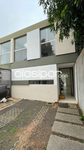 Dúplex en Fernando de la Mora zona dylan cód 4342