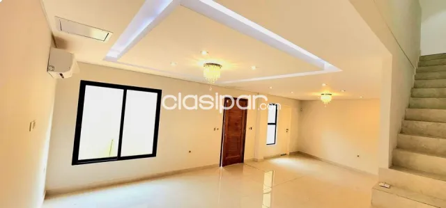 Duplex de 4 Habitaciones en Suite, Fdo de la Mora, Norte — foto 3