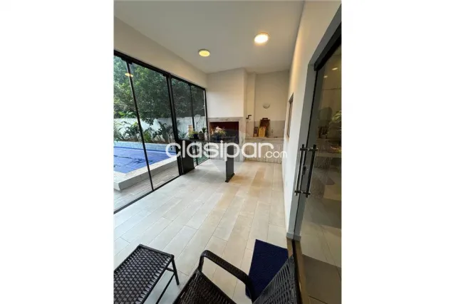 Casa c/4 habitaciones 1 en pb y piscina c/cascada-lambare-rio apa a cuadras de caciq — foto 4
