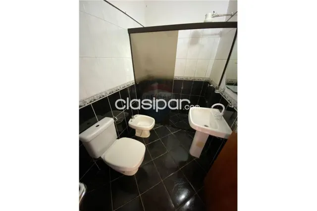 Casa 4 hab. A 50 mtrs de avda.colon y montevideo-bo.tacumbu y a 4 min.del col.cristo, foto 4