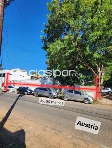 En Venta Amplio terreno en Ykua Sati, sobre la calle Austria casi San Martin — foto 3