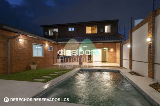 Casa de 5 dormitorios + piscina y quincho. Lambaré, zona avda. San isidro